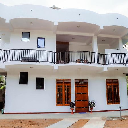 Lotus Grand Rest Hotel Mirissa Exterior foto
