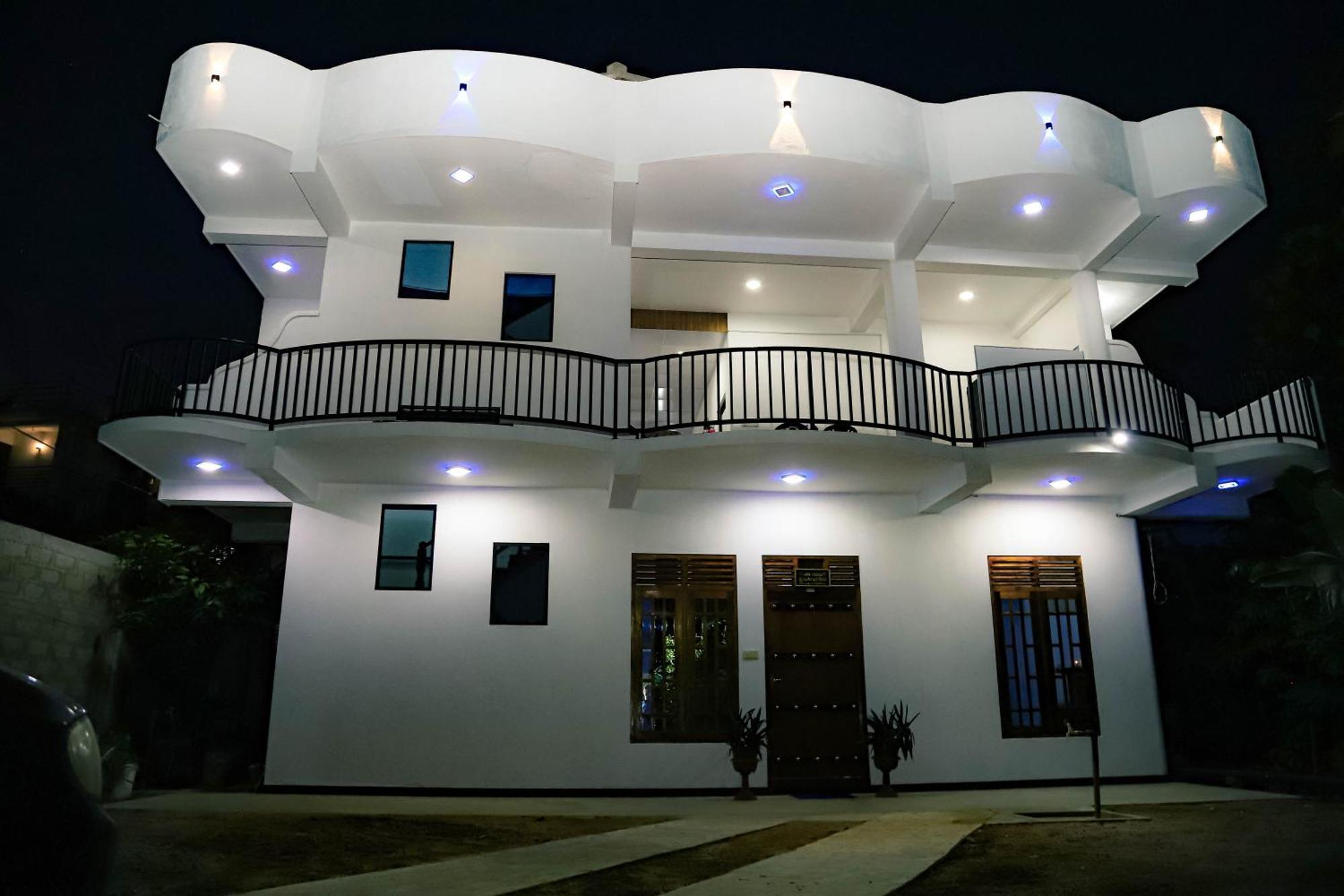 Lotus Grand Rest Hotel Mirissa Exterior foto